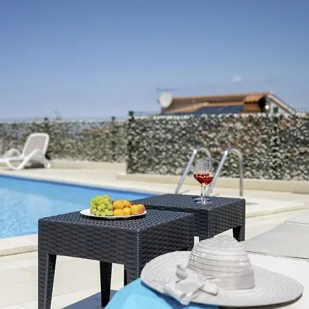 Milva In Radmani - Haus Fuer 6 Personen Porec