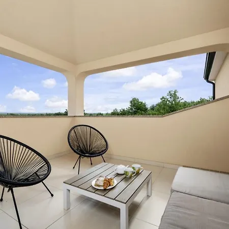 Milva In Radmani - Haus Fuer 6 Personen * Porec