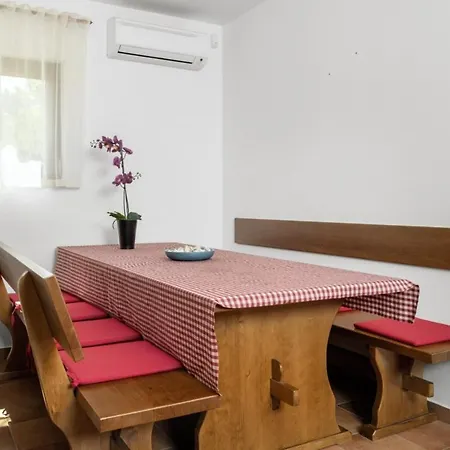 Milva In Radmani - Haus Fuer 6 Personen