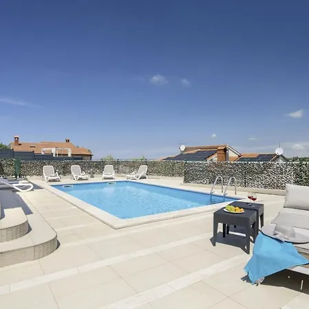 Villa Milva In Radmani - Haus Fuer 6 Personen Porec