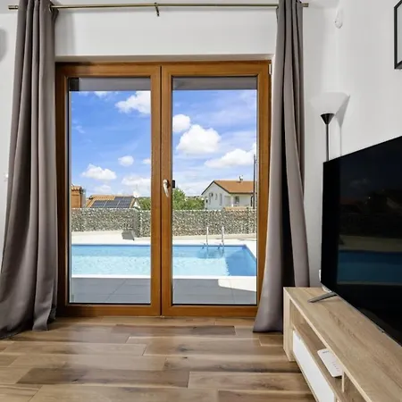 Milva In Radmani - Haus Fuer 6 Personen Villa